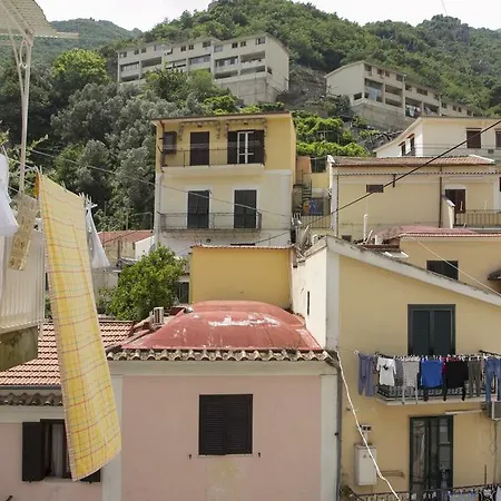 - Diffuso Bed & Breakfast