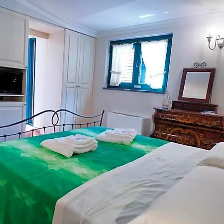 - Diffuso Bed and Breakfast Cetara