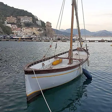 - Diffuso Bed and Breakfast Cetara